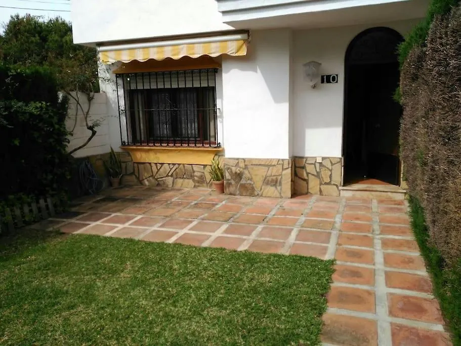 Canuelo House Playa Paraiso 벨레즈 말라가